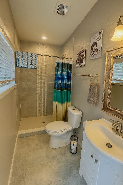 mansion bathrooms