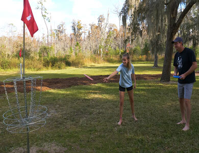 play frisbee disc golf at vacation home near Orlando