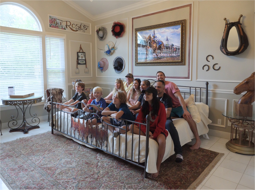 Texas KingSized Bed At Lake Louisa Chateau Vacation Home